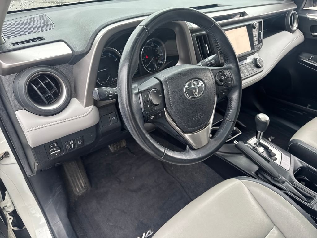 Used 2018 Toyota RAV4 Limited image 10
