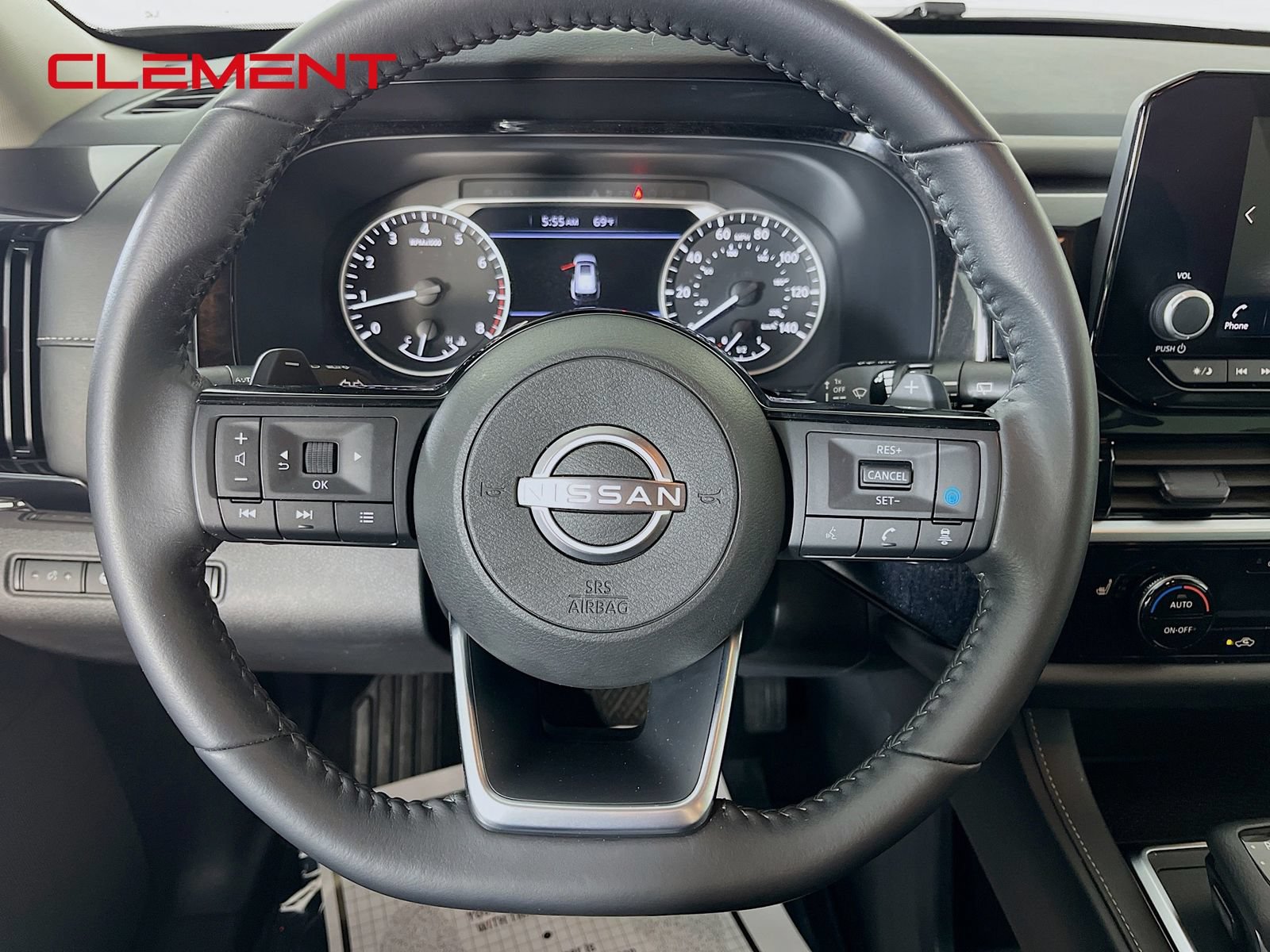 Used 2023 Nissan Pathfinder SV FWD image 14