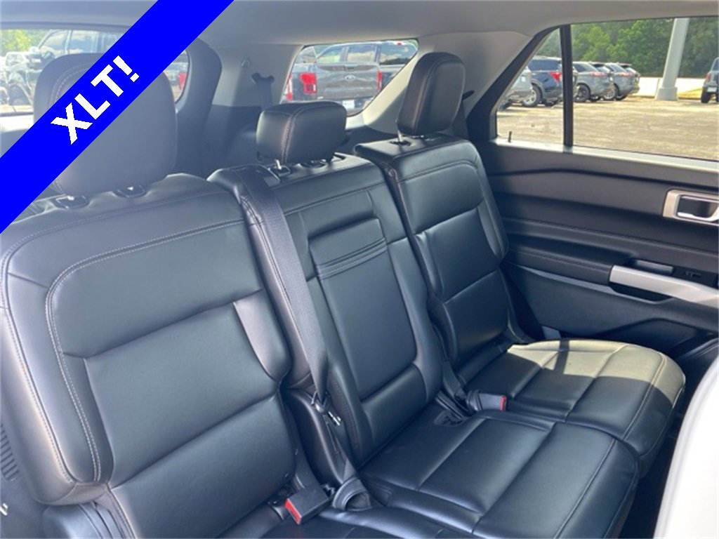 Used 2024 Ford Explorer XLT w/ Equipment Group 202A image 8