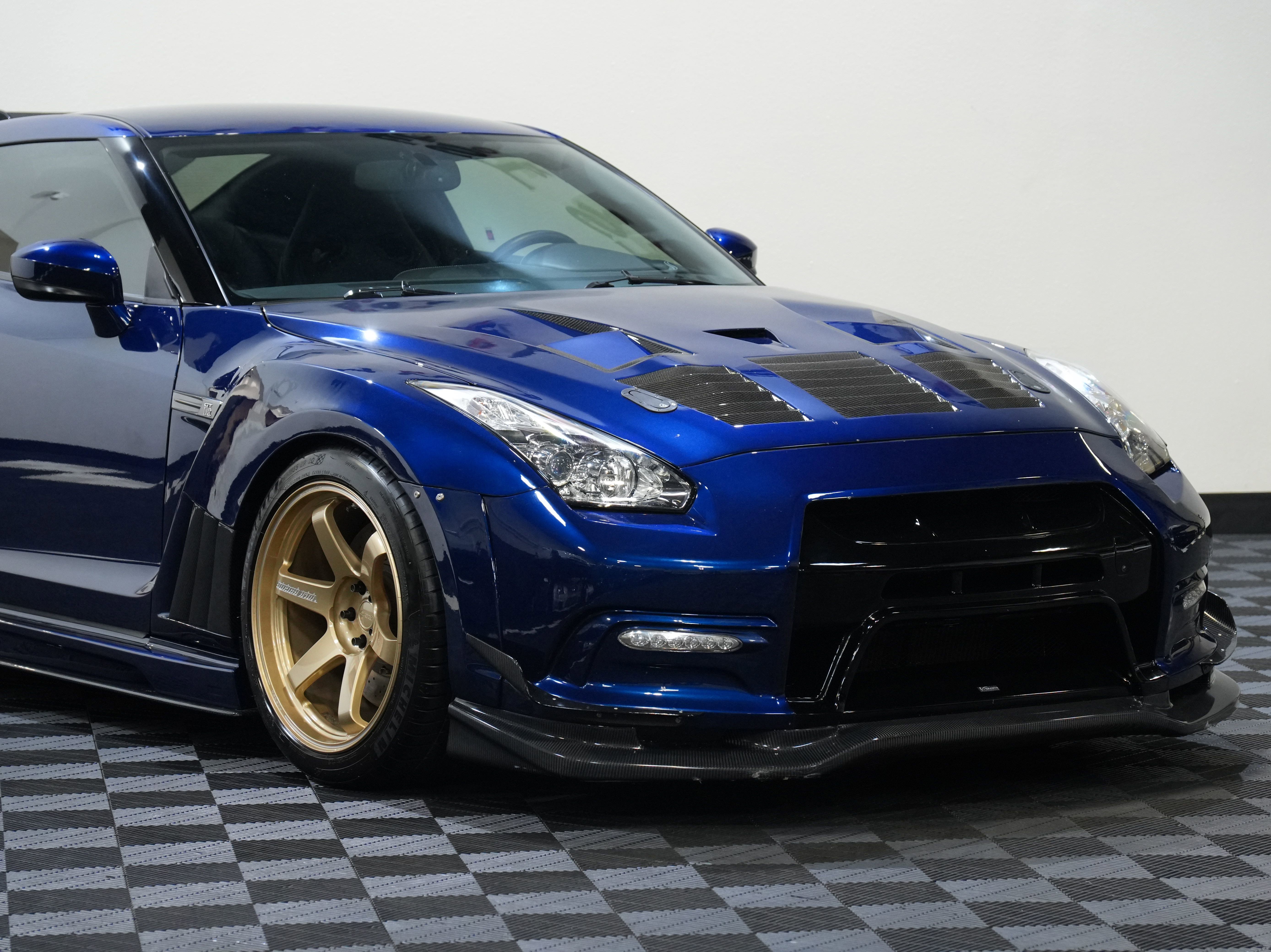 Used 2014 Nissan GT-R Premium AWD/4WD image 9