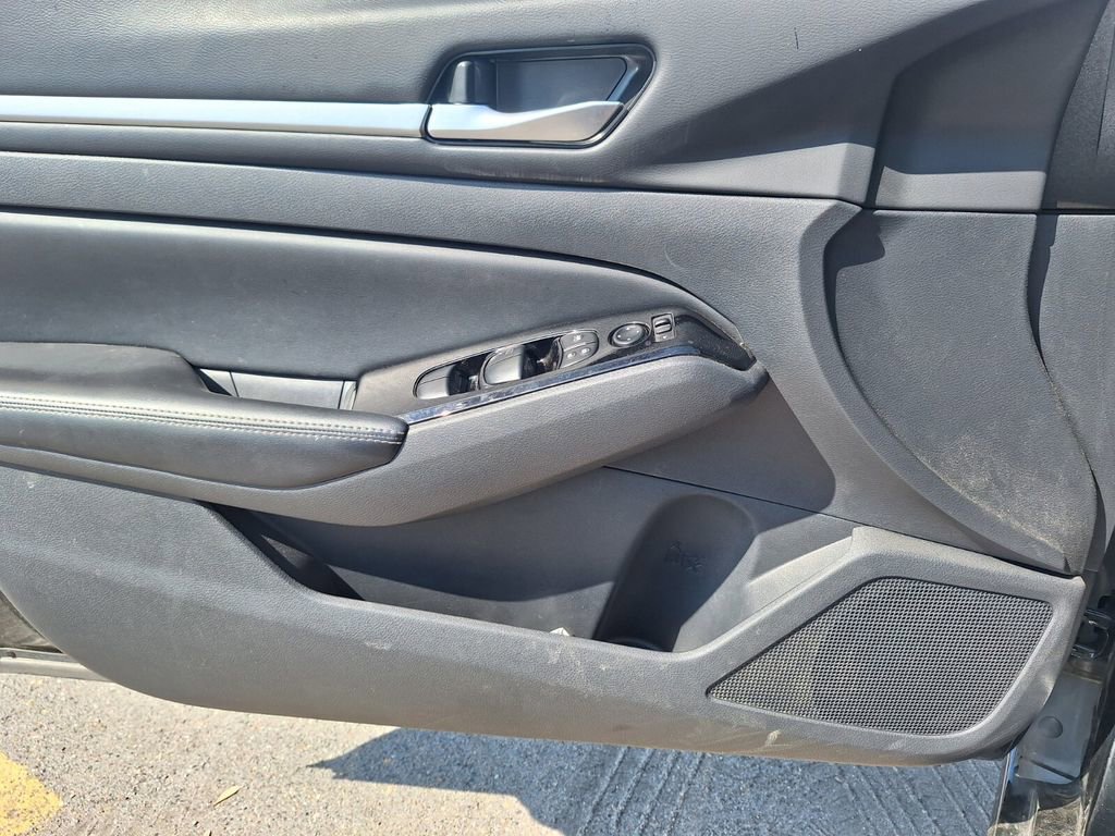 Certified 2025 Nissan Altima 2.5 SL image 21