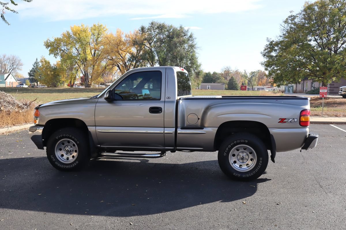Used 2001 GMC Sierra 1500 SLE w/ Convenience Plus Group AWD/4WD image 8