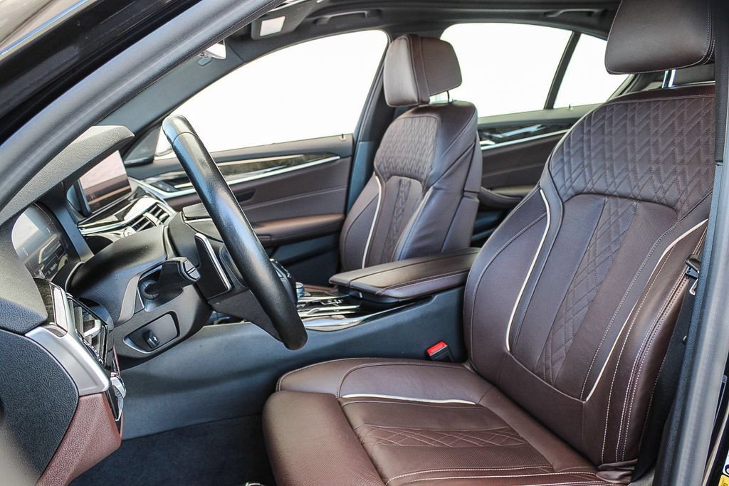 Used 2021 BMW 540i w/ Premium Package RWD image 18