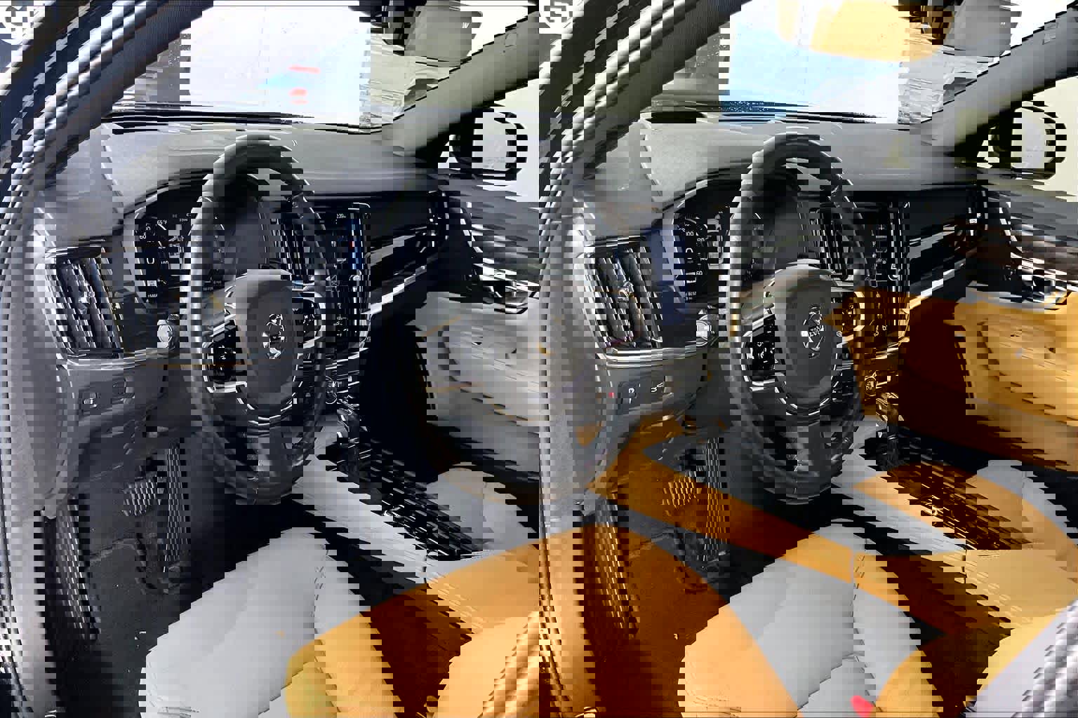 Used 2018 Volvo S90 T6 Momentum image 17