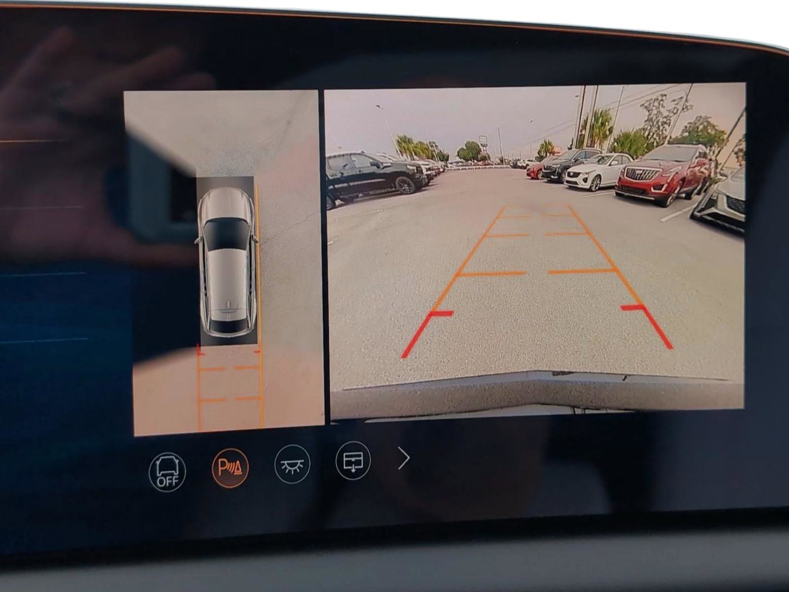 New 2025 Cadillac Optiq Sport 1 w/ LPO, Floor Liner Package image 15