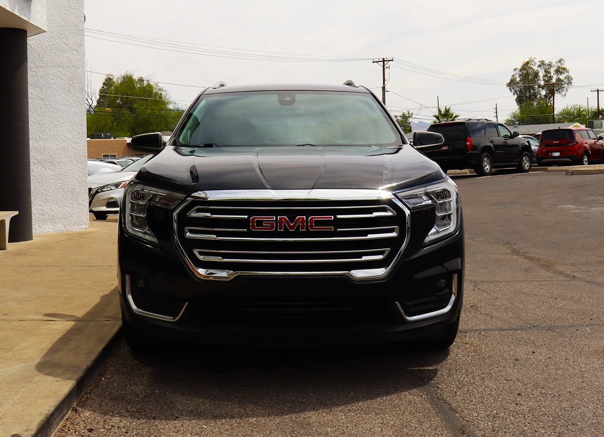 Used 2023 GMC Terrain SLT AWD/4WD image 16