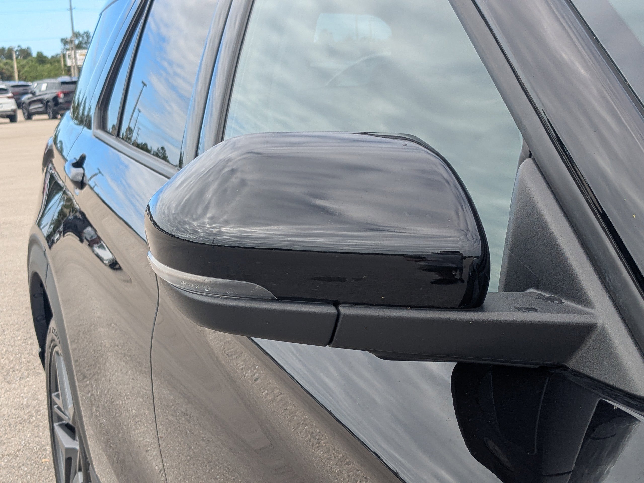 Used 2025 Ford Explorer ST-Line w/ ST-Line Street Pack image 14