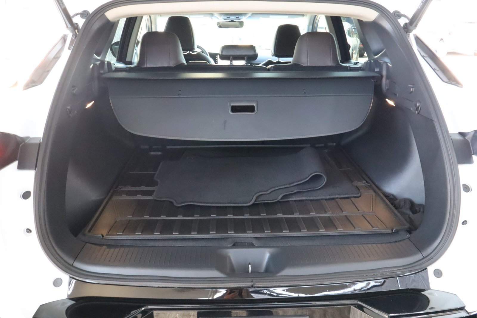 Used 2025 Nissan Murano Platinum w/ Cargo Package AWD/4WD image 38