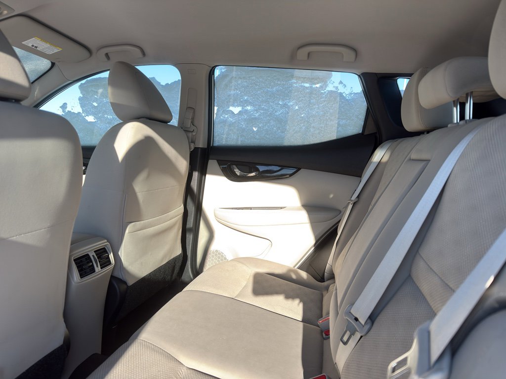 Certified 2021 Nissan Rogue Sport SV image 33