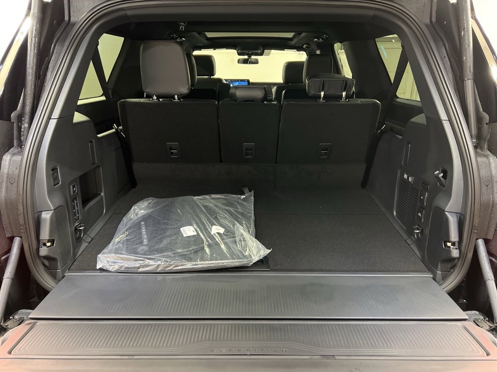 New 2025 Ford Expedition Max Platinum w/ Stealth Performance Package image 44