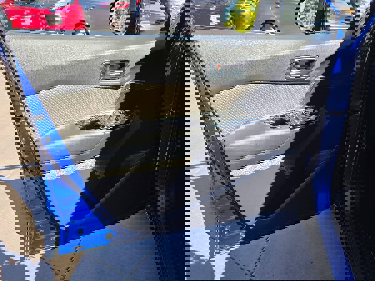 Used 2020 Toyota C-HR Limited FWD image 28