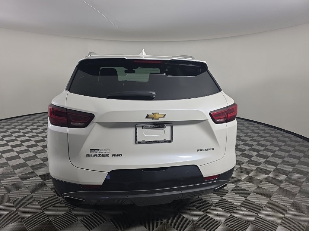 Used 2023 Chevrolet Blazer Premier image 4