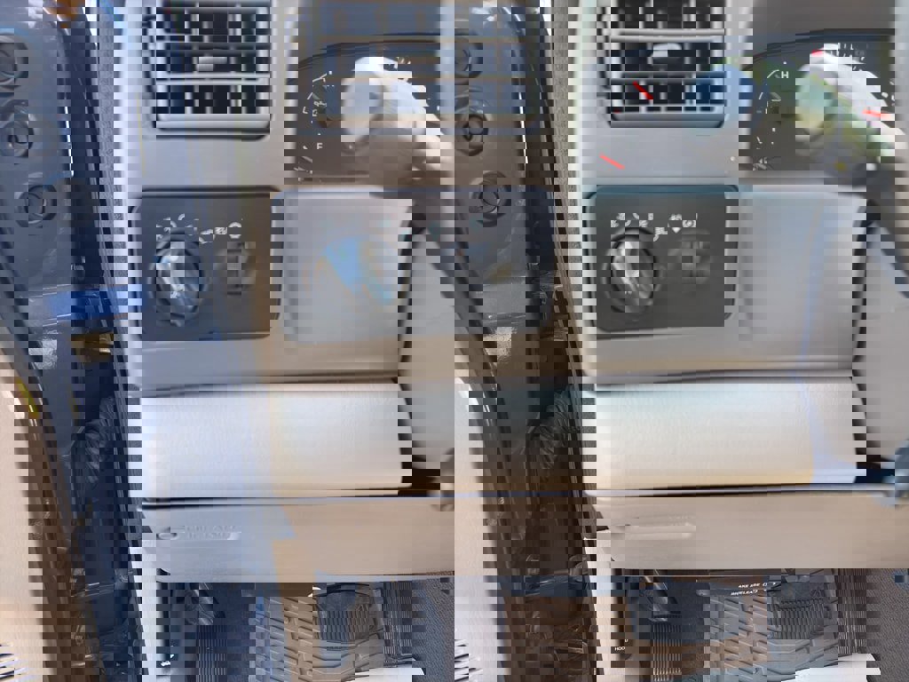 Used 2004 Ford F250 image 10