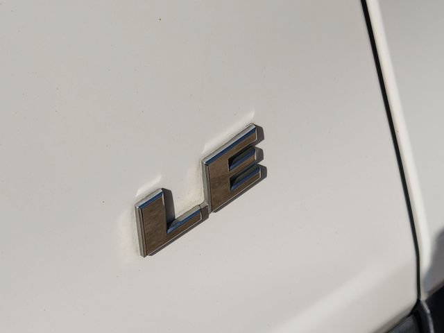Used 2021 Toyota RAV4 LE FWD image 10