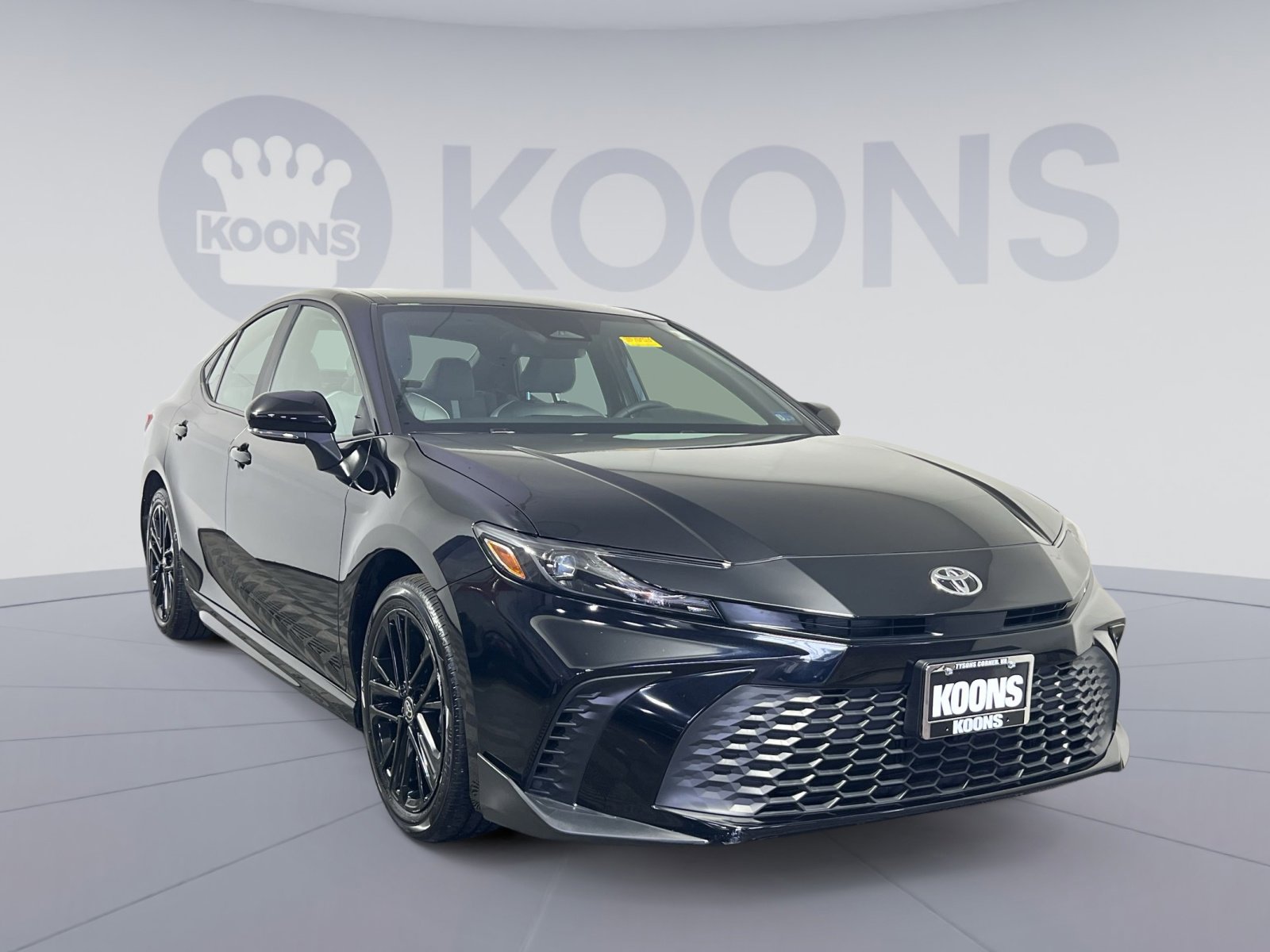 Used 2025 Toyota Camry SE image 10