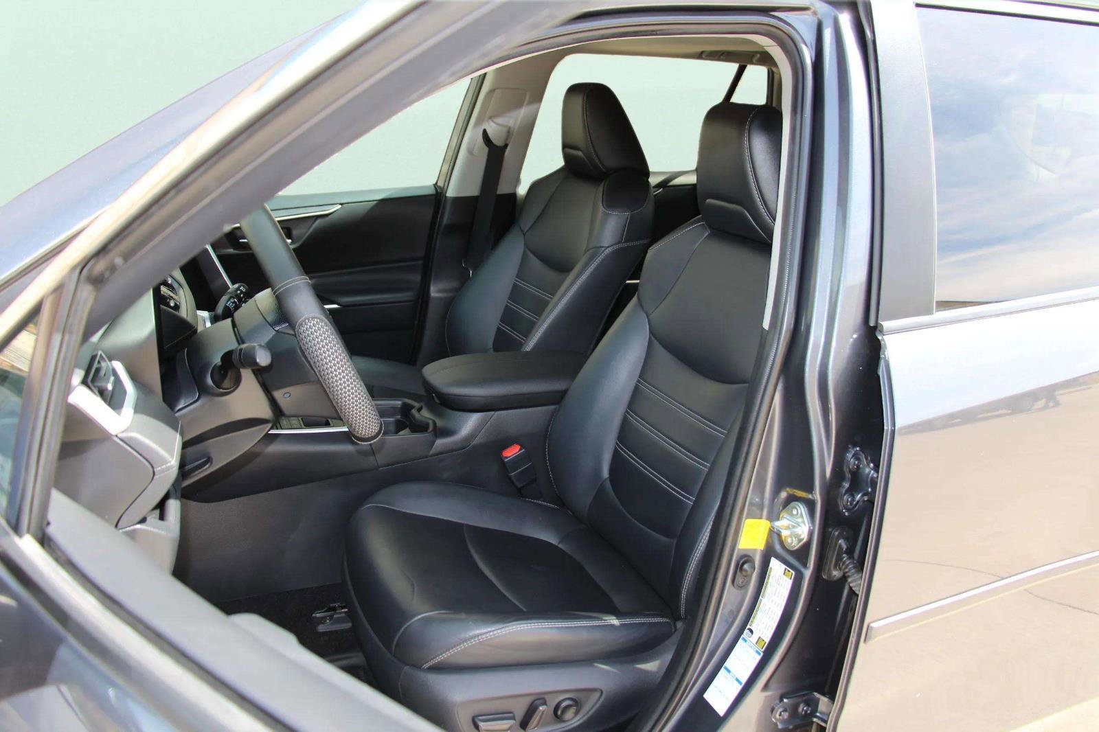 Used 2019 Toyota RAV4 XLE Premium w/ Cold Weather Package image 13