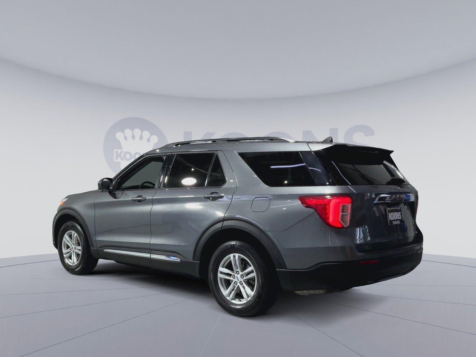Used 2021 Ford Explorer XLT image 11