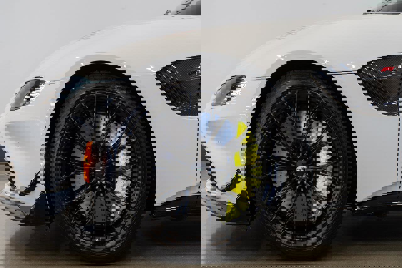 Used 2023 Aston Martin V8 Vantage Coupe image 27