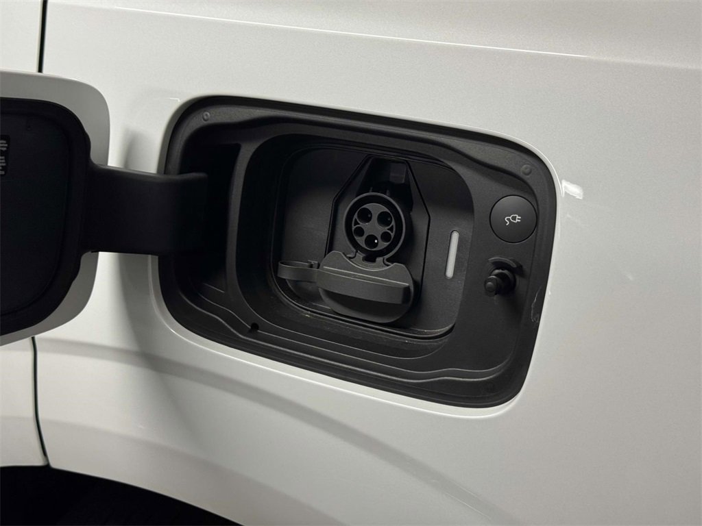 Used 2025 Volvo EX90 Plus image 4