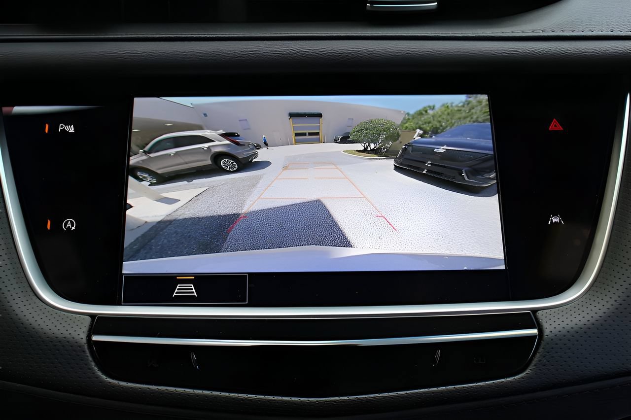 New 2025 Cadillac XT6 Luxury FWD image 22
