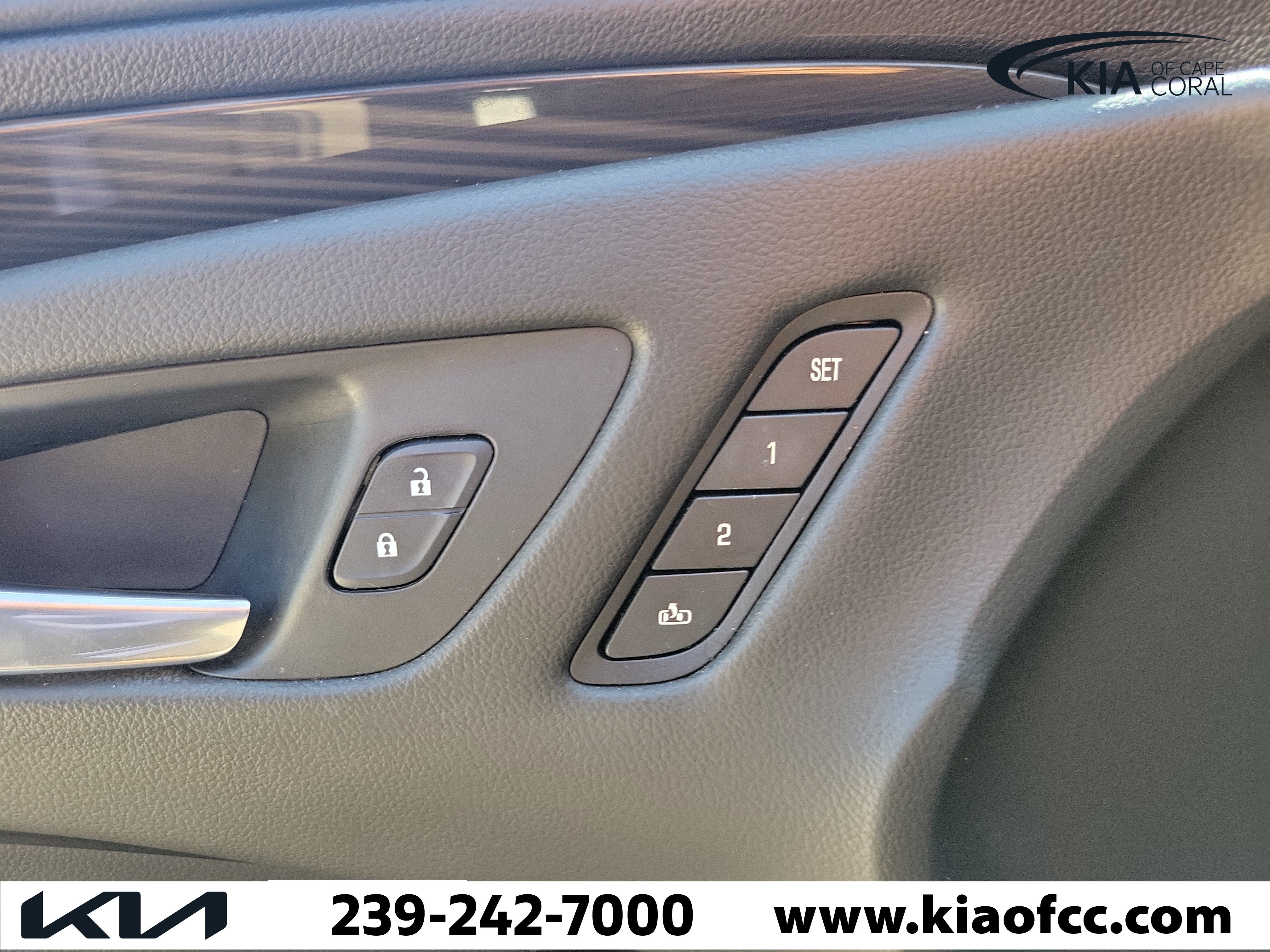 Used 2020 Buick Envision Essence FWD image 23