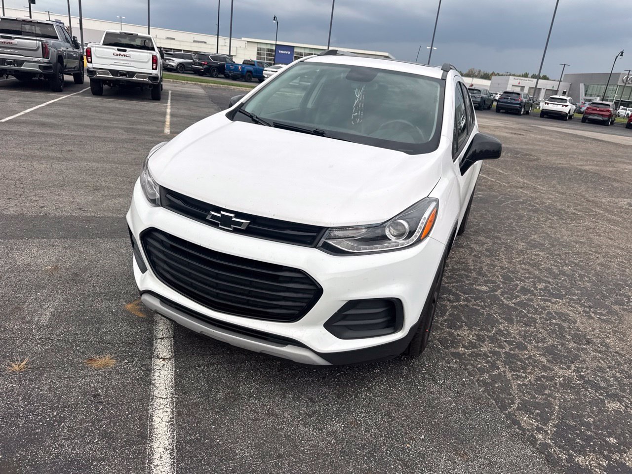 Used 2020 Chevrolet Trax LT w/ Sun & Sound Package FWD image 8