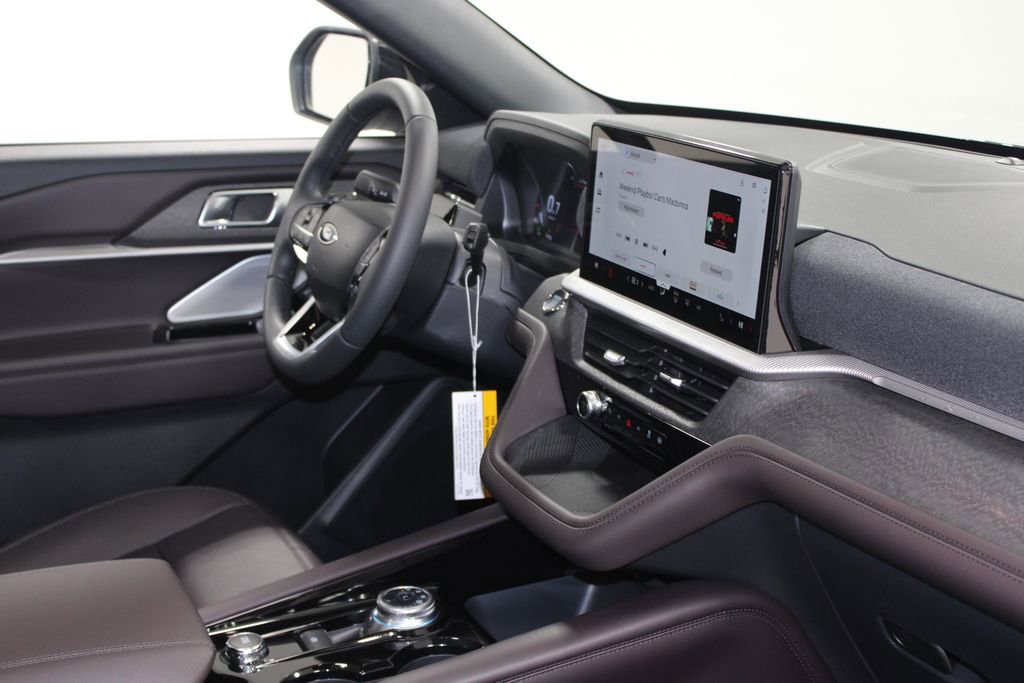 New 2026 Ford Explorer Platinum image 30