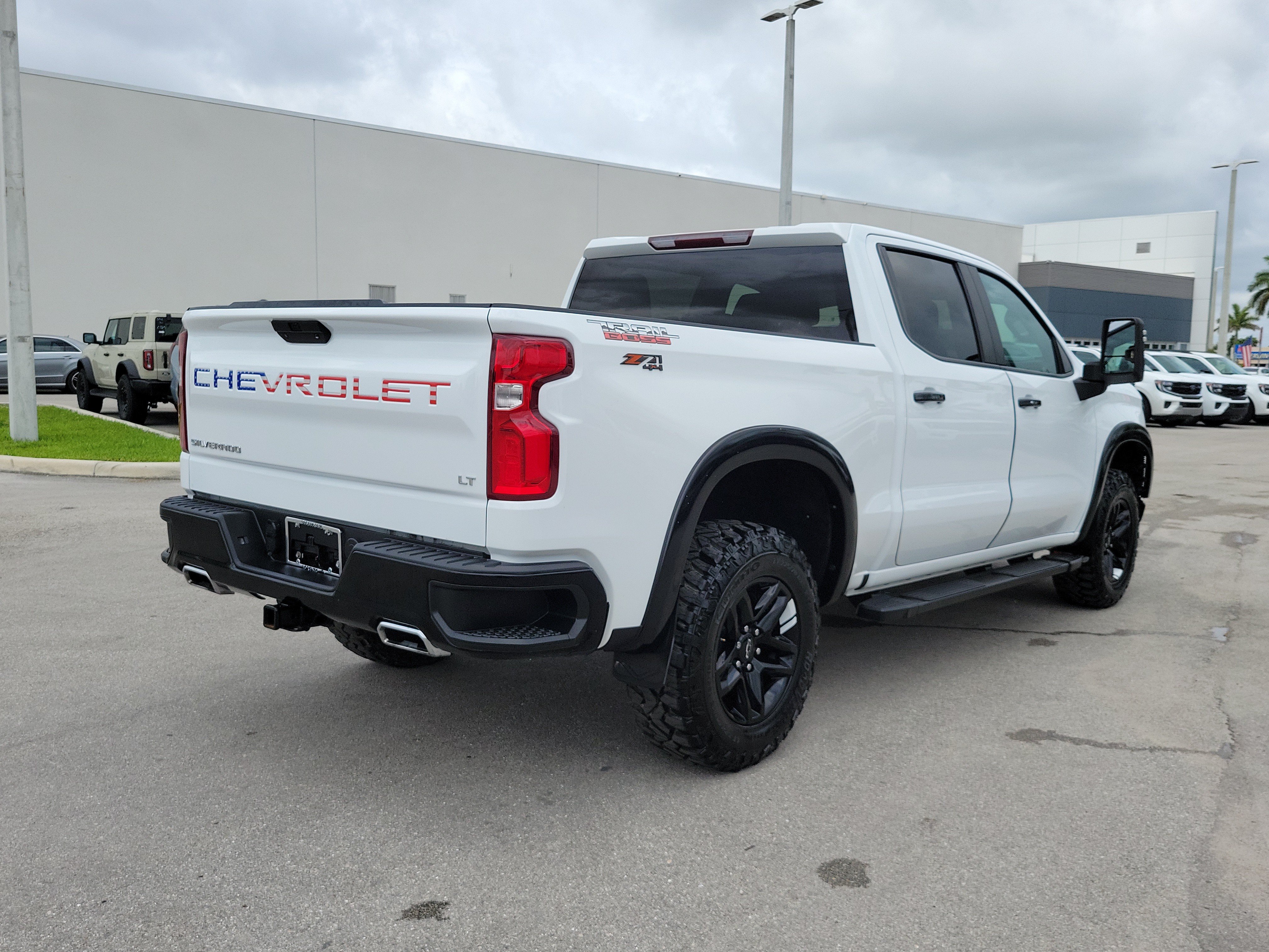 Used 2021 Chevrolet Silverado 1500 LT Trail Boss AWD/4WD image 5