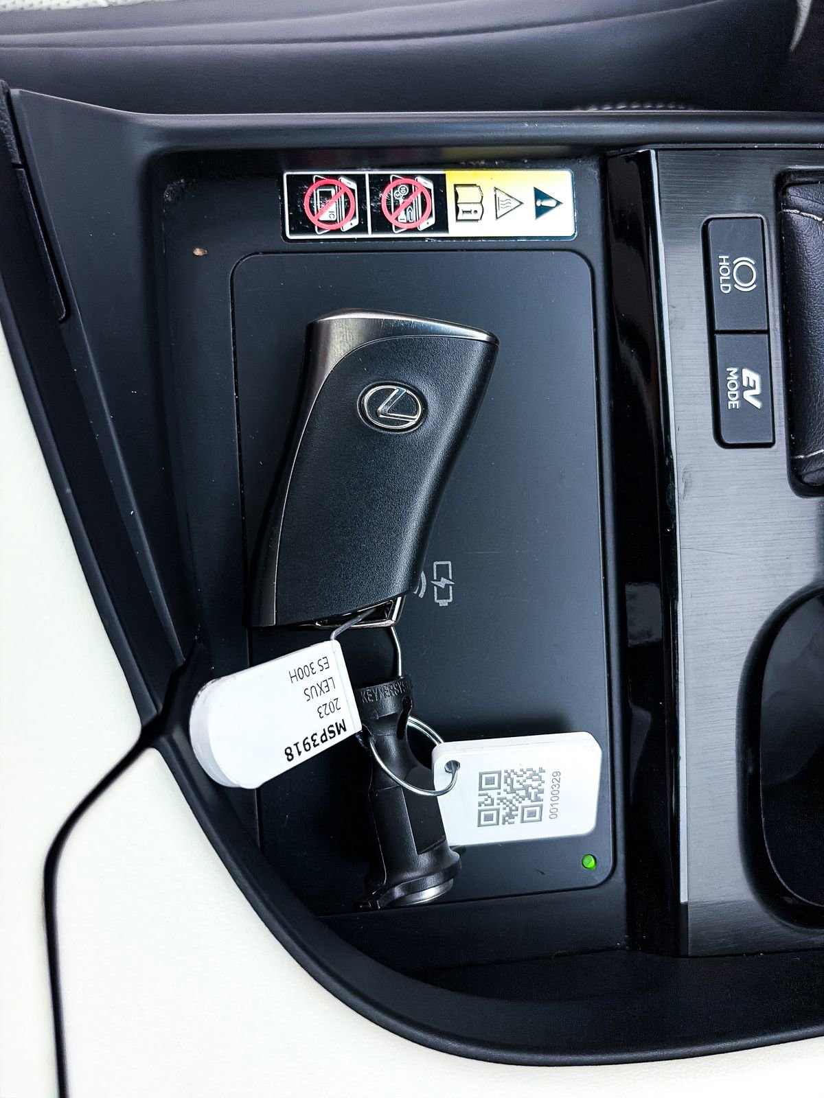 Used 2023 Lexus ES 300h F Sport w/ Accessory Package (Z2) FWD image 32
