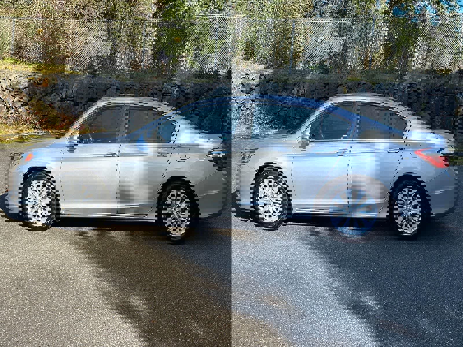 Used 2013 Honda Accord EX image 2