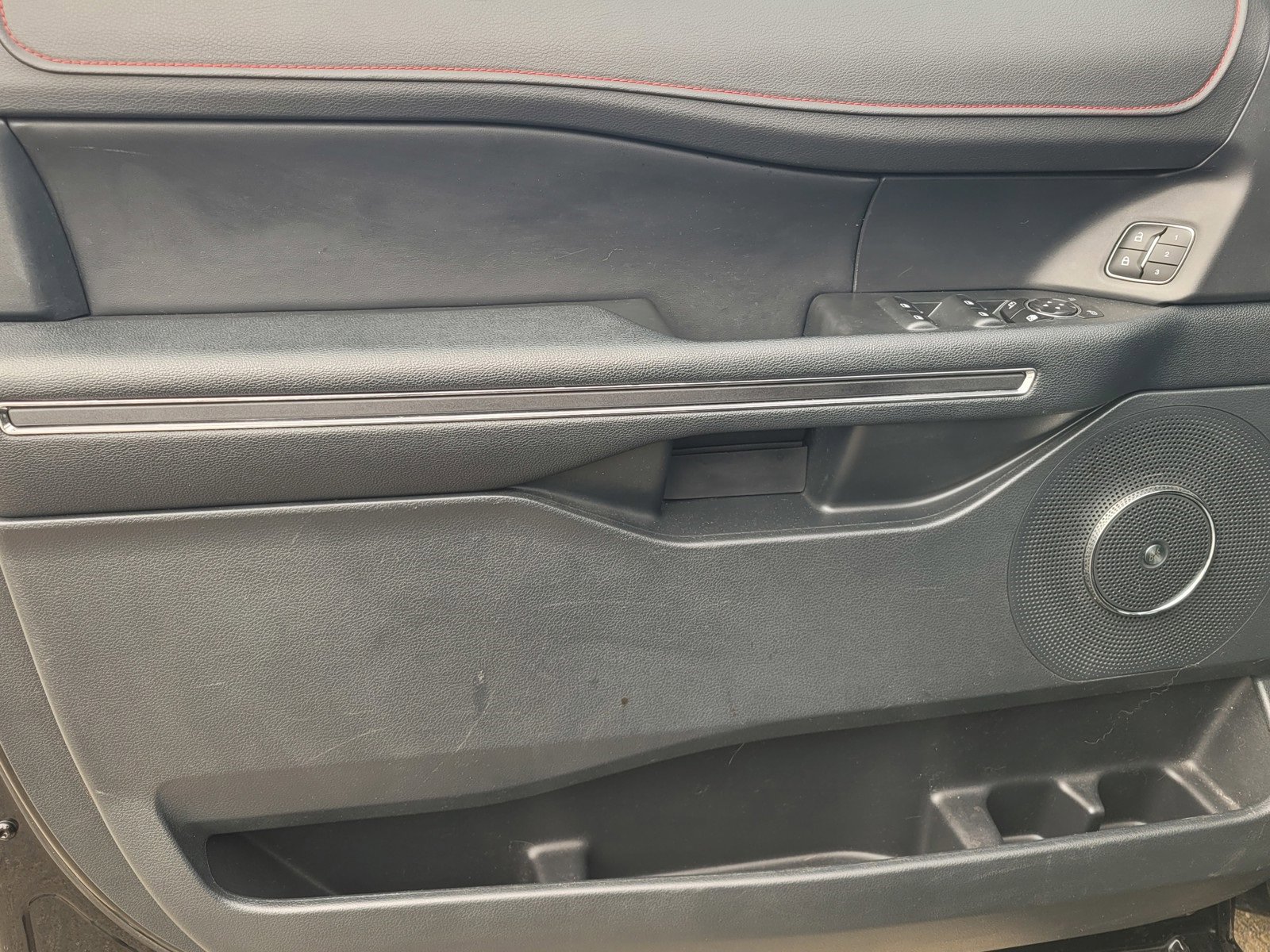 Used 2022 Ford Expedition Max Limited image 16