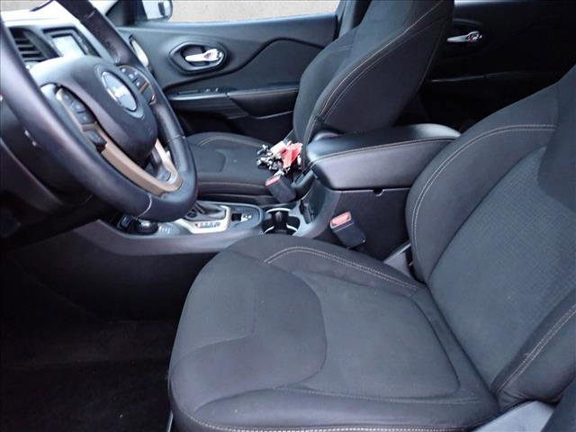 Used 2016 Jeep Cherokee Latitude image 10