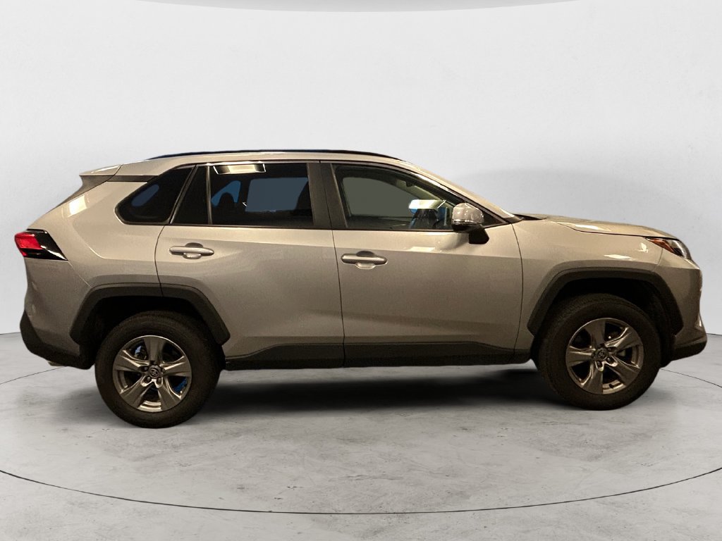 Used 2025 Toyota RAV4 XLE AWD/4WD image 6