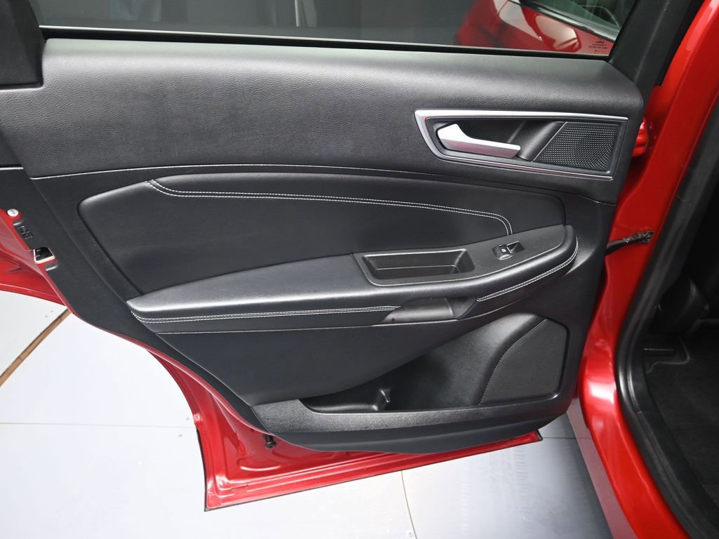 Used 2024 Ford Edge Titanium image 27