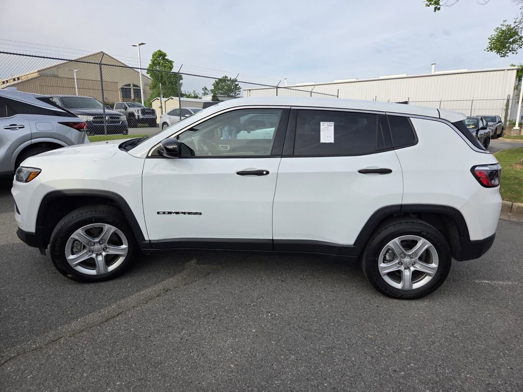 Used 2023 Jeep Compass Sport AWD/4WD image 7