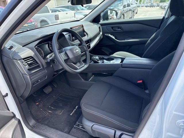 Used 2025 Nissan Rogue S FWD image 23
