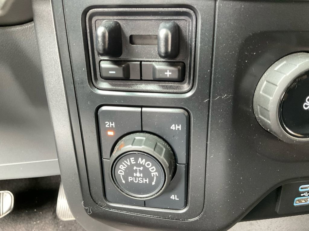 Used 2021 Ford F150 XLT image 25