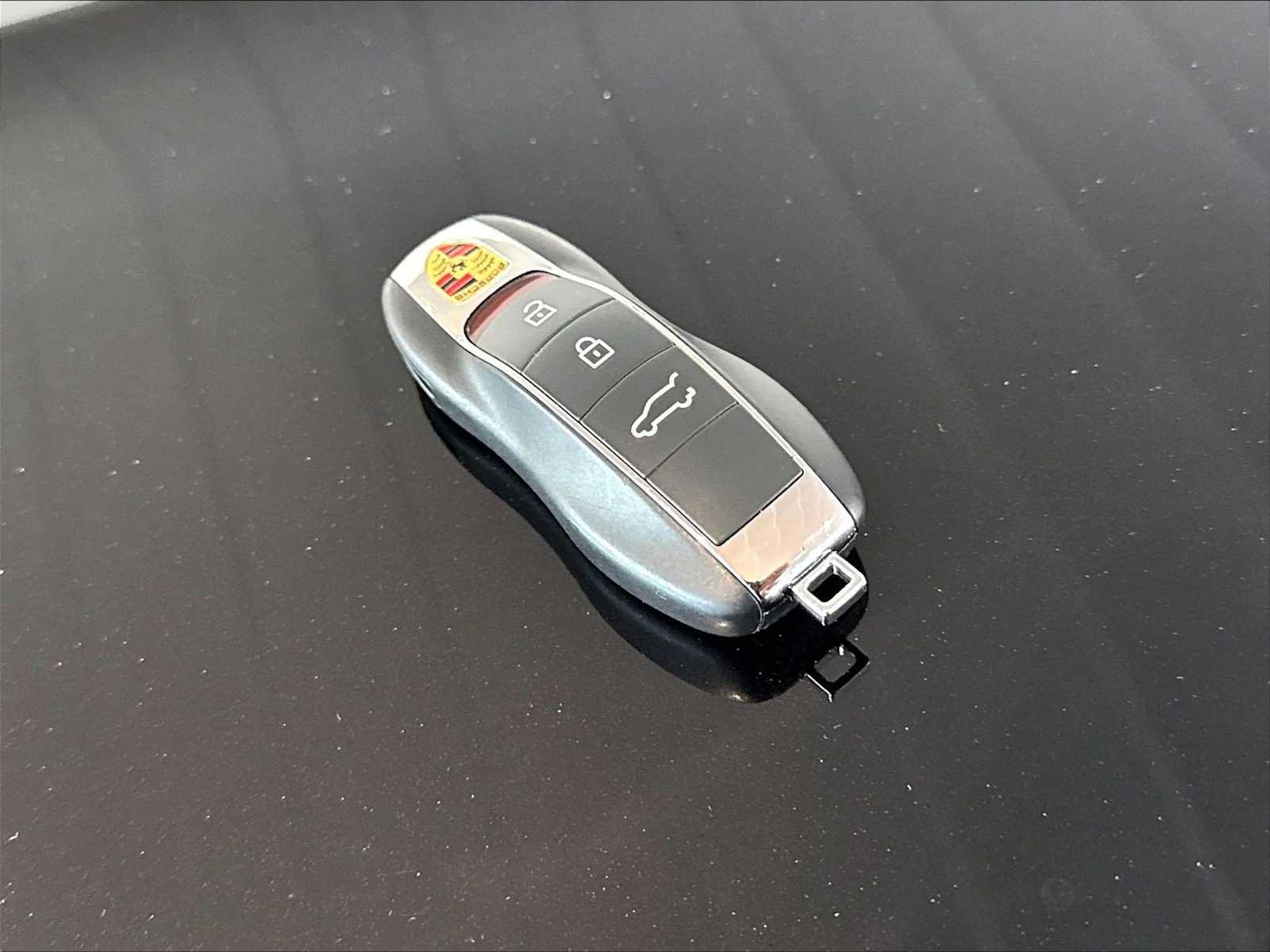 Used 2026 Porsche Macan AWD/4WD image 34