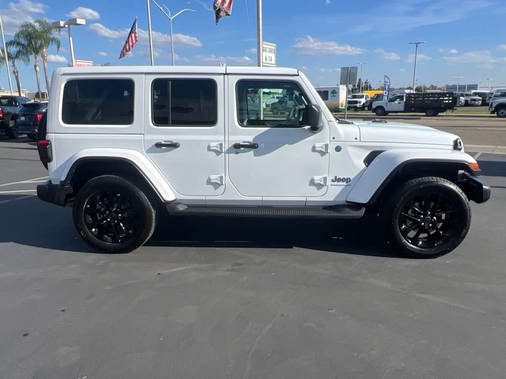 Used 2025 Jeep Wrangler Unlimited Sahara AWD/4WD image 7