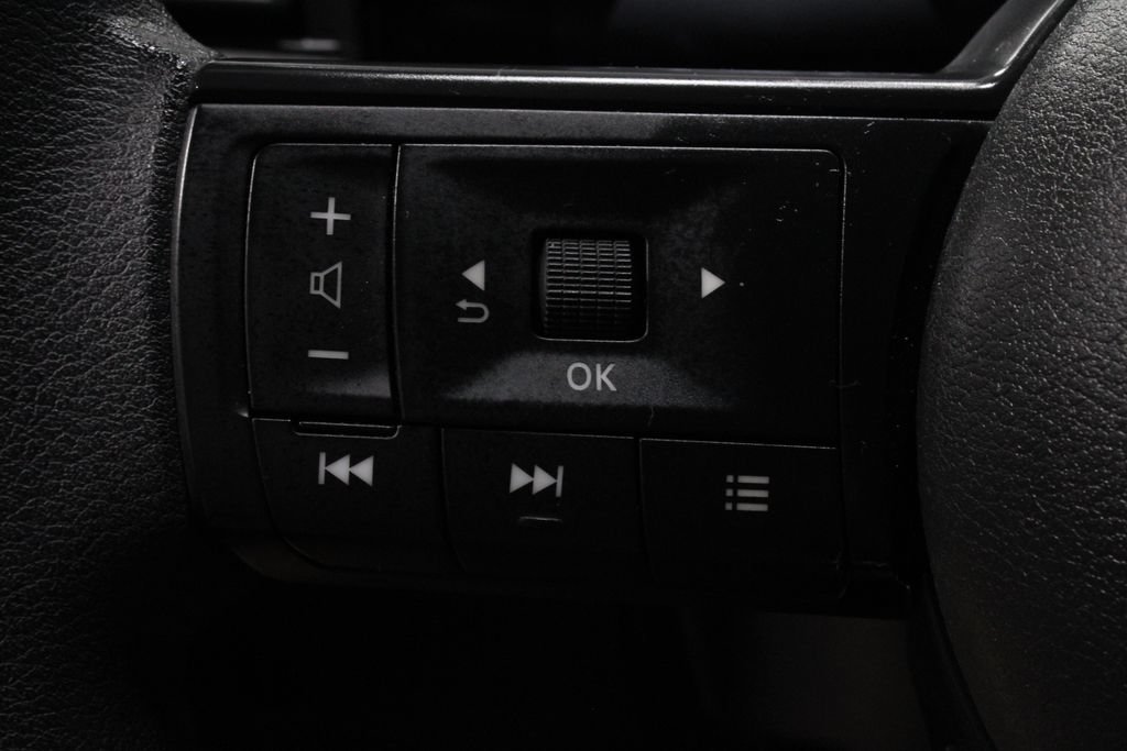 Used 2025 Nissan Kicks SV FWD image 26