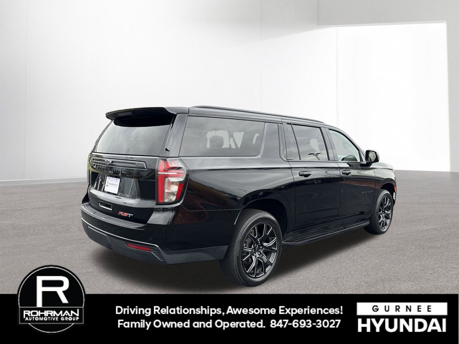 Used 2024 Chevrolet Suburban RST w/ Luxury Package image 10