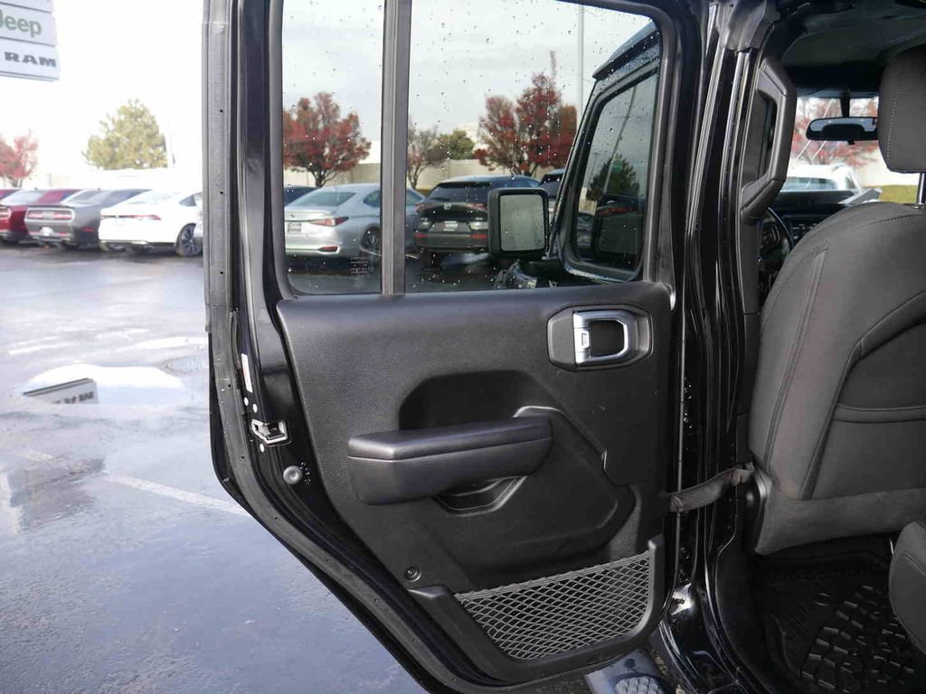 Certified 2021 Jeep Gladiator Sport image 14