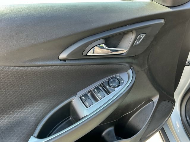 Used 2024 Chevrolet Malibu LT image 11