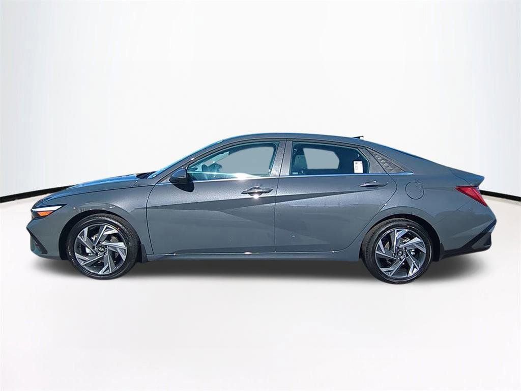 New 2026 Hyundai Elantra Limited image 8