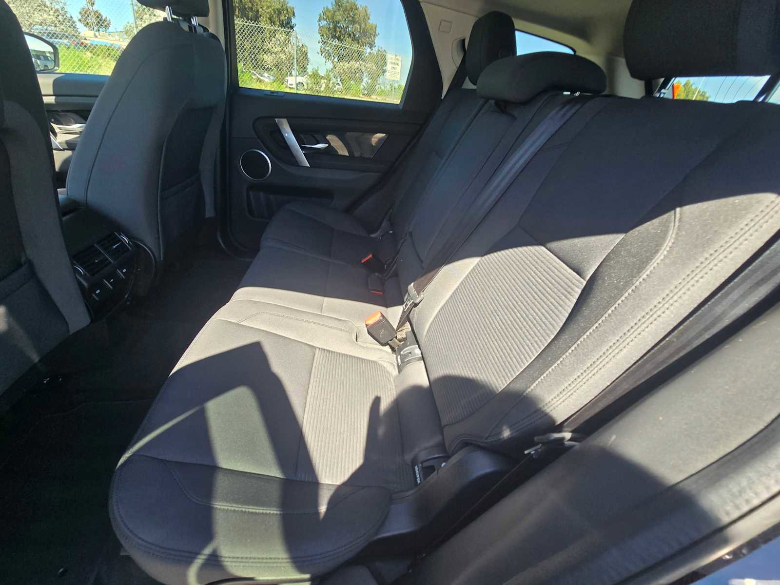 Used 2020 Land Rover Discovery Sport image 20