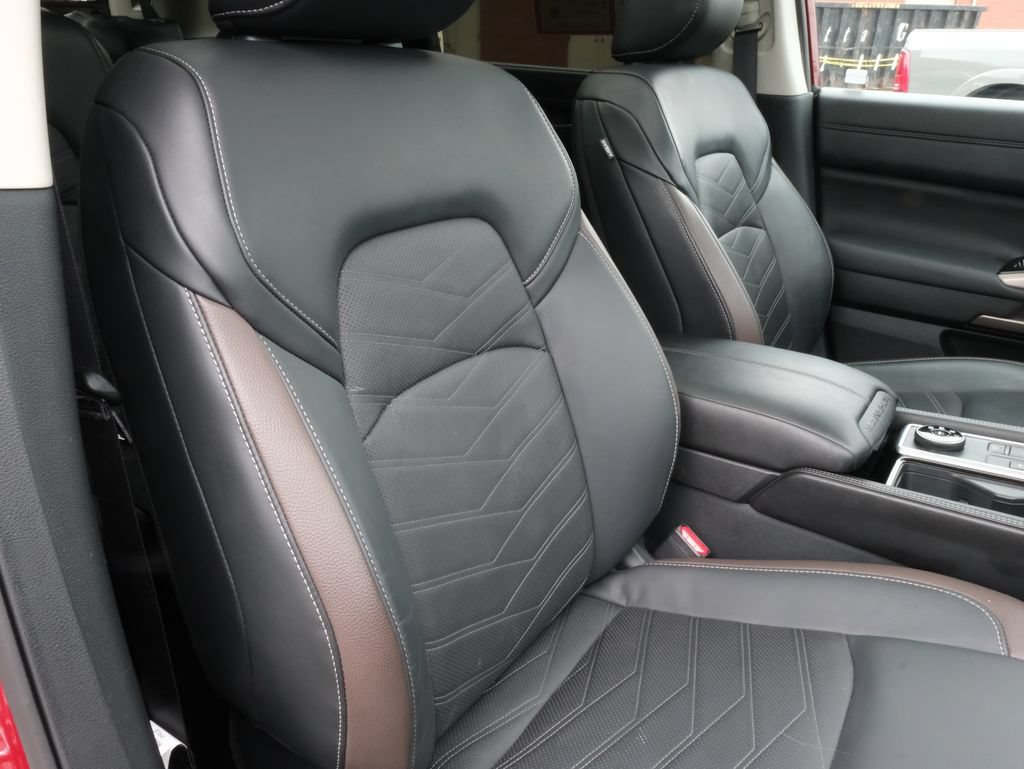 Used 2025 Nissan Pathfinder Platinum AWD/4WD image 36