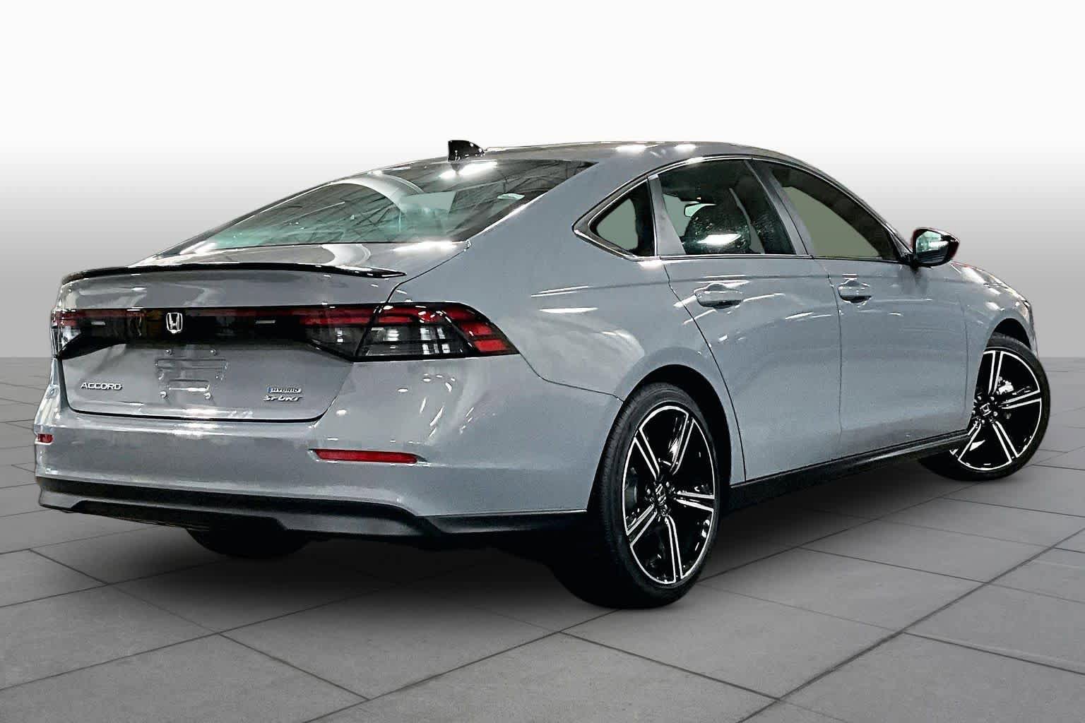 Used 2025 Honda Accord Sport image 13