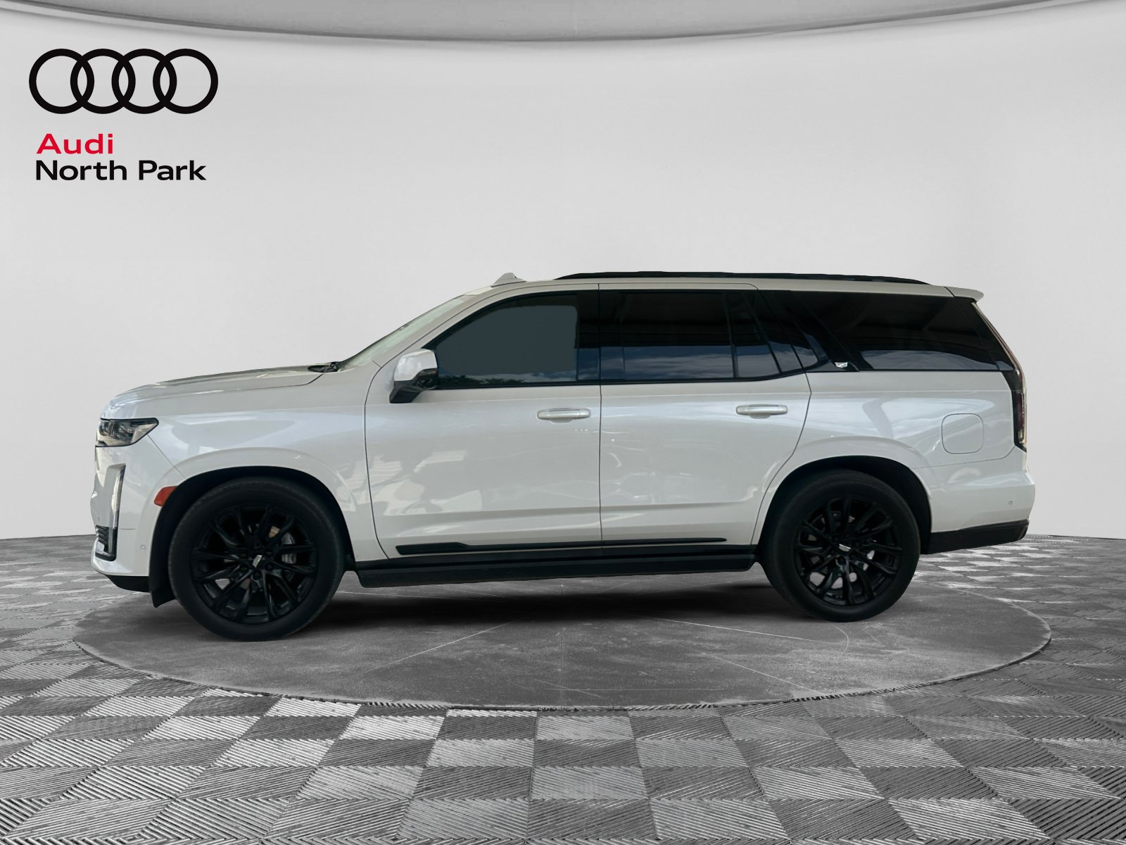 Used 2022 Cadillac Escalade Sport w/ Touring Package AWD/4WD image 2