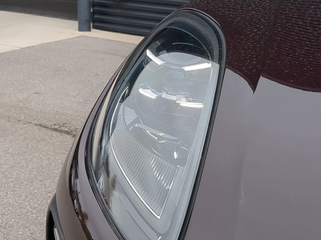 New 2026 Porsche Macan Turbo image 15