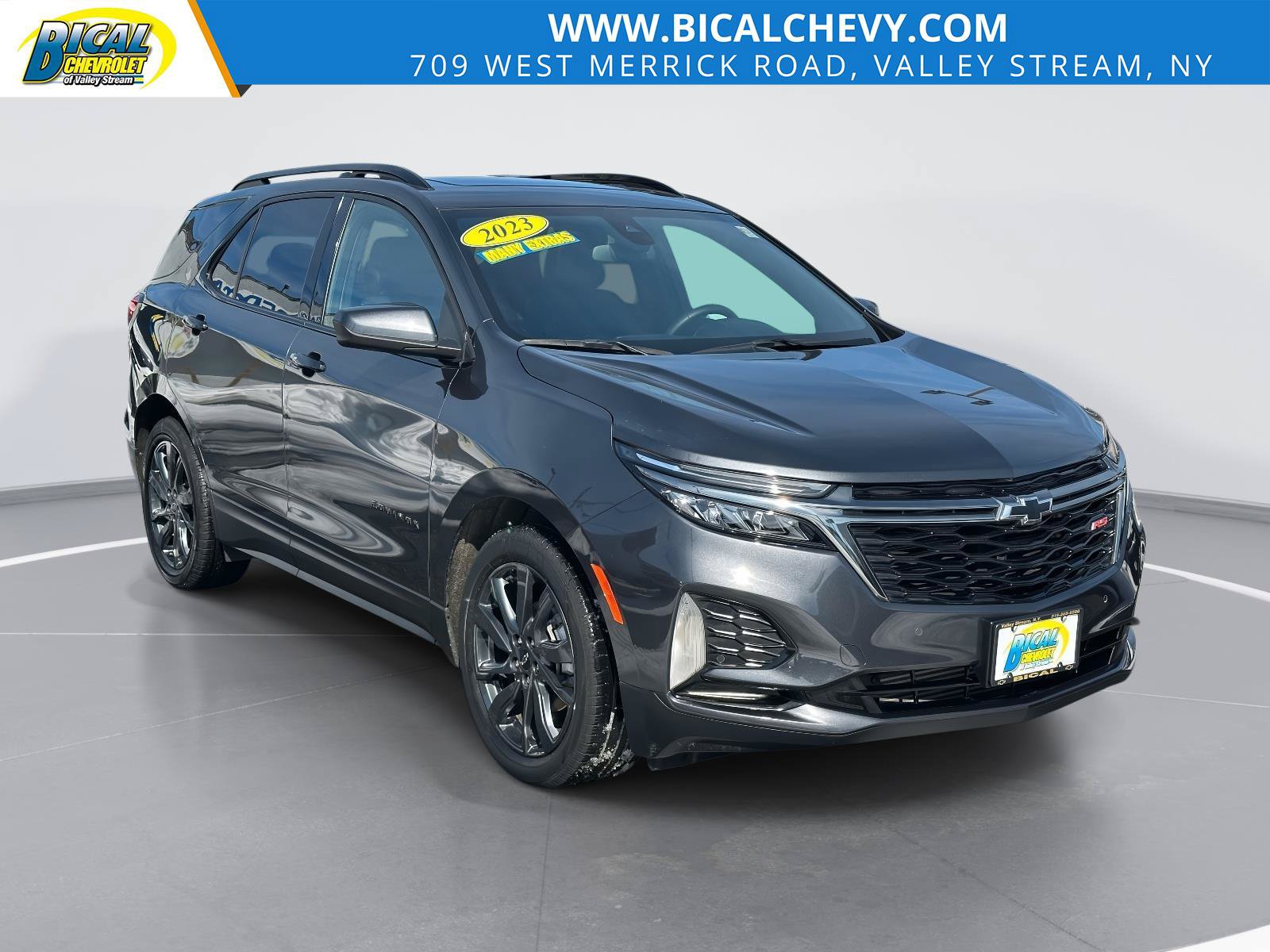 Used 2023 Chevrolet Equinox RS FWD image 1